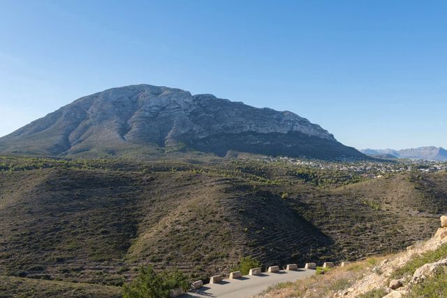 Chalet de 4 habitaciones en El Montgó, Dénia en venta con piscina - 1.380.000 € (Ref: 10118344)