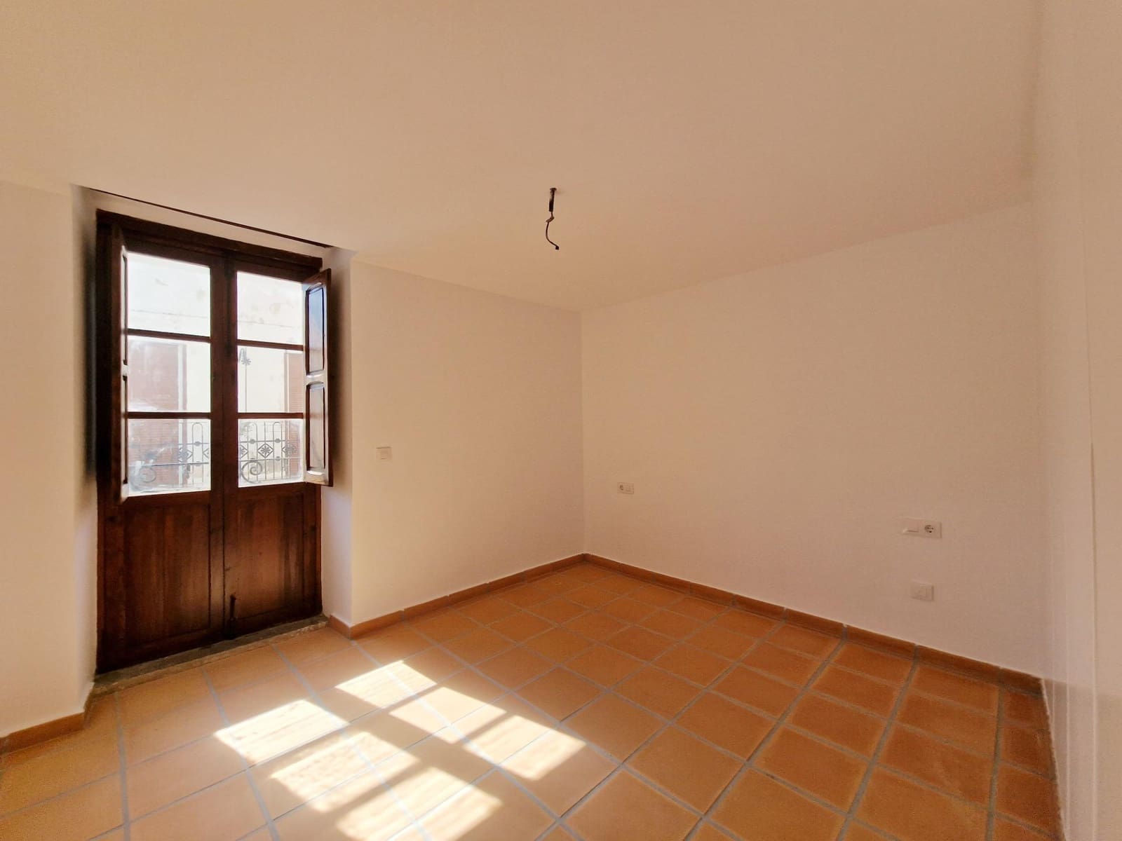 4 soveværelse Byhus til salg i Oliva med swimmingpool - € 359.000 (Ref: 7897179)