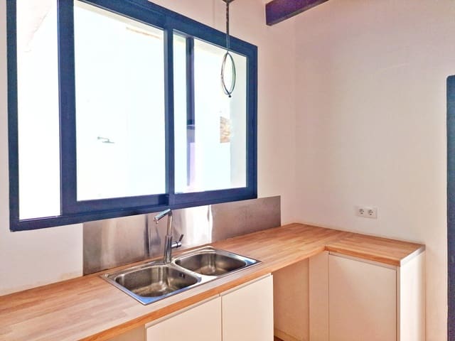 4 bedroom Townhouse for sale in Oliva with pool - € 359,000 (Ref: 7897179)