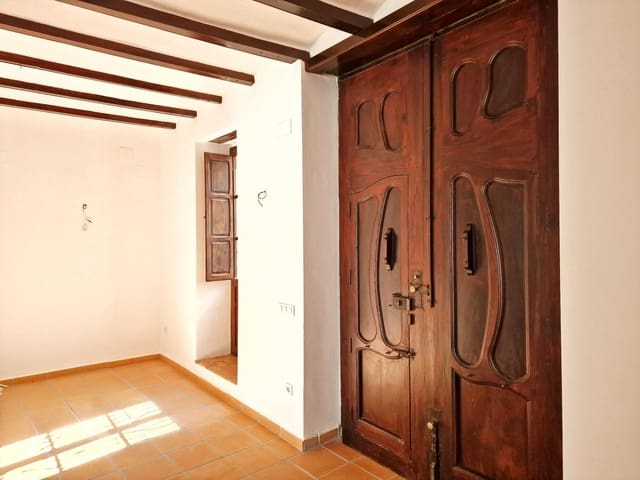 4 bedroom Townhouse for sale in Oliva with pool - € 359,000 (Ref: 7897179)