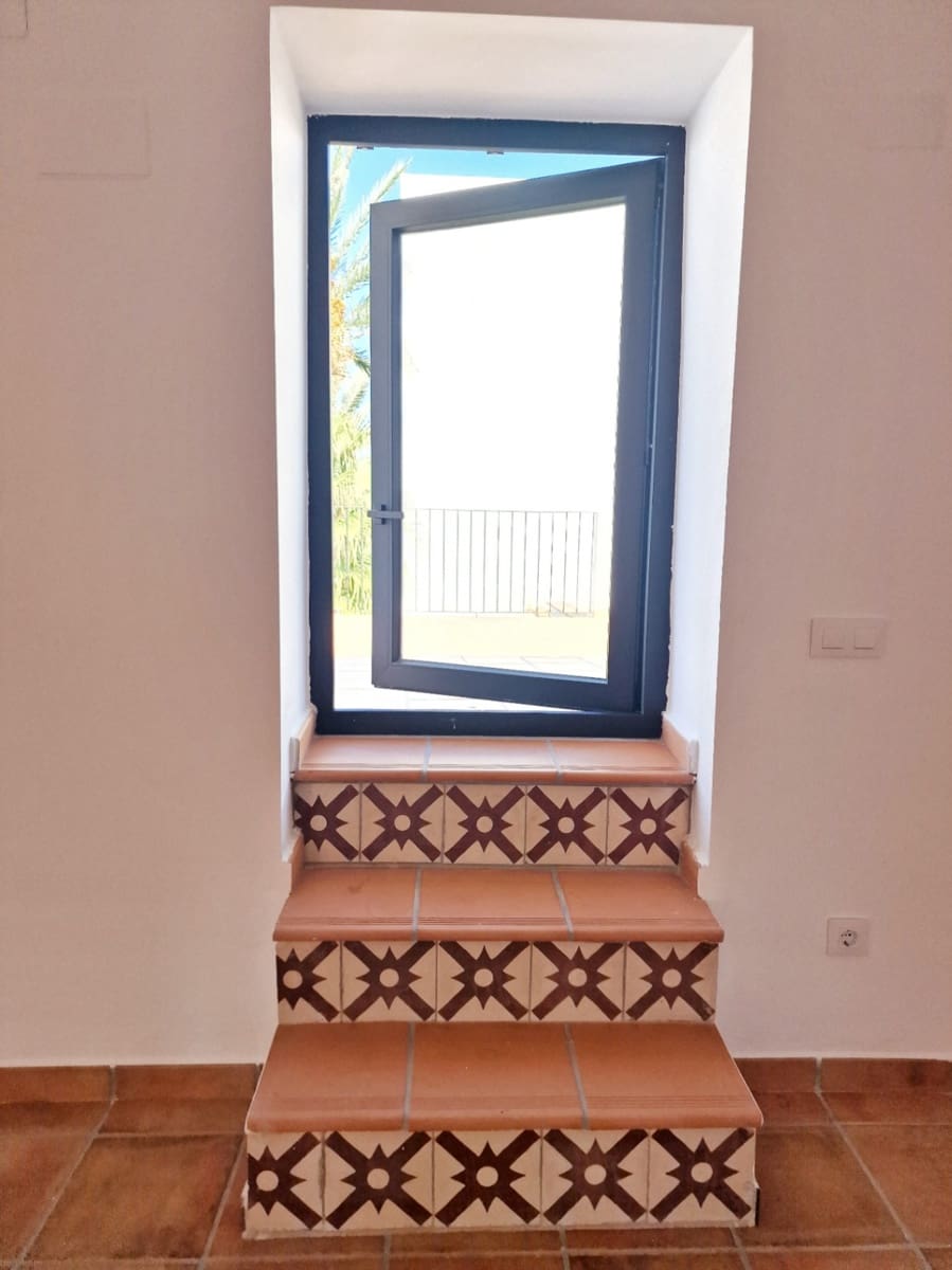 4 soveværelse Byhus til salg i Oliva med swimmingpool - € 359.000 (Ref: 7897179)