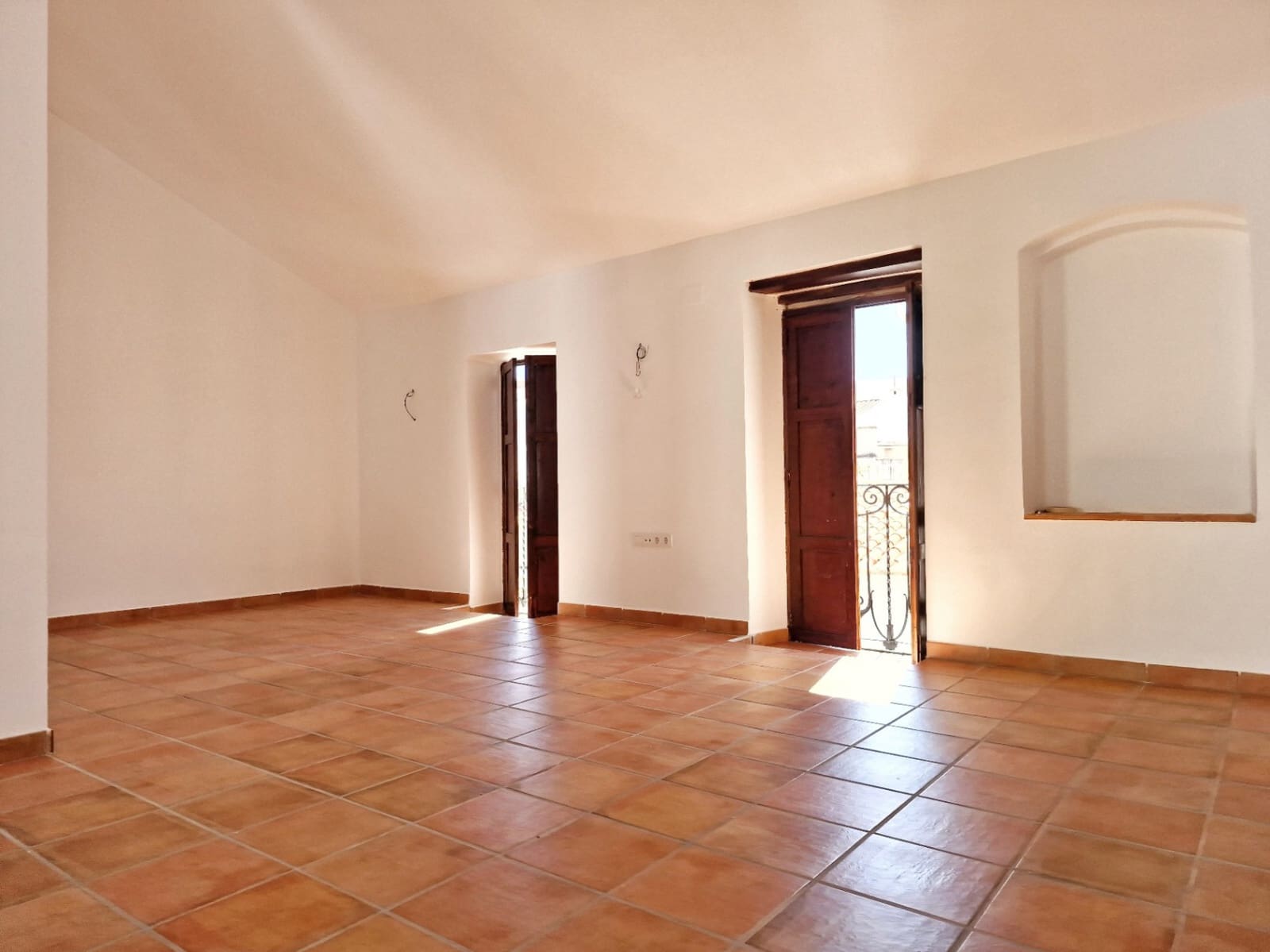 4 soveværelse Byhus til salg i Oliva med swimmingpool - € 359.000 (Ref: 7897179)