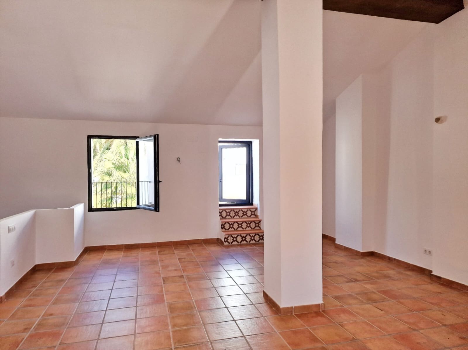 4 soveværelse Byhus til salg i Oliva med swimmingpool - € 359.000 (Ref: 7897179)