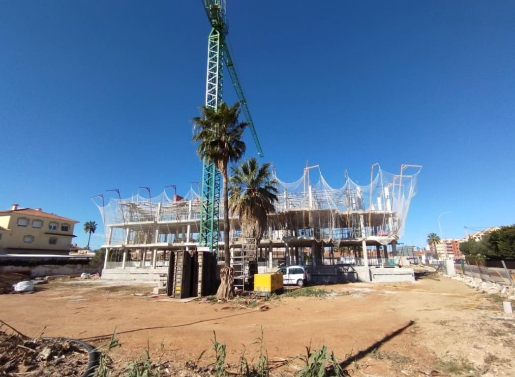 2 sovrum Lägenhet till salu i Denia med pool - 315 000 € (Ref: 8394359)