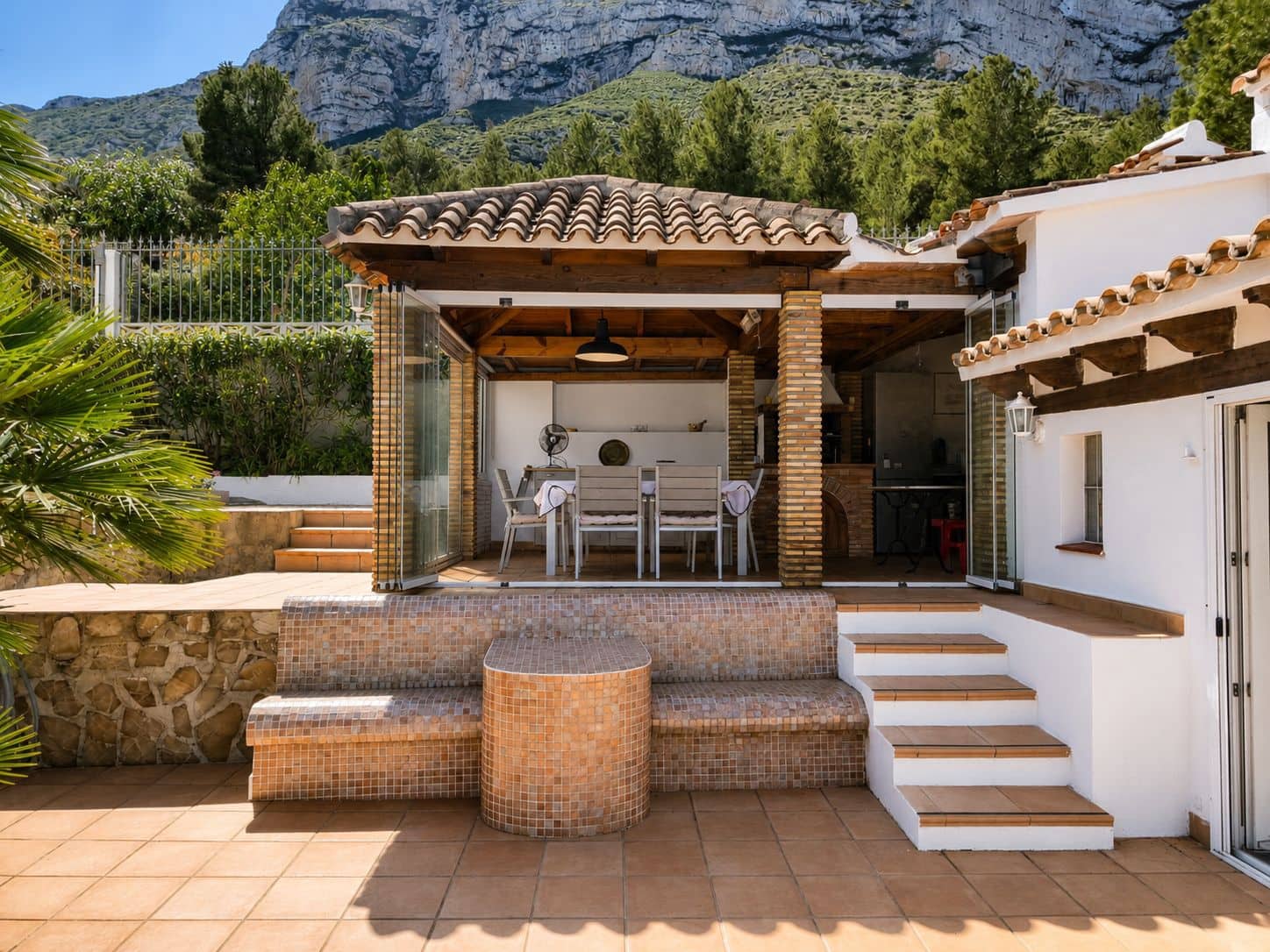 5 Zimmer Villa zu verkaufen in Denia mit Pool Garage - 785.000 € (Ref: 8900894)