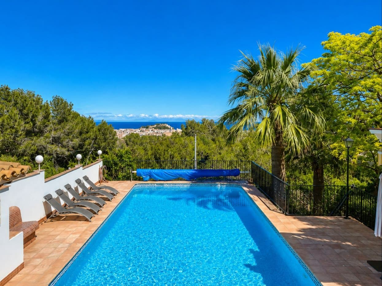 5 Zimmer Villa zu verkaufen in Denia mit Pool Garage - 785.000 € (Ref: 8900894)