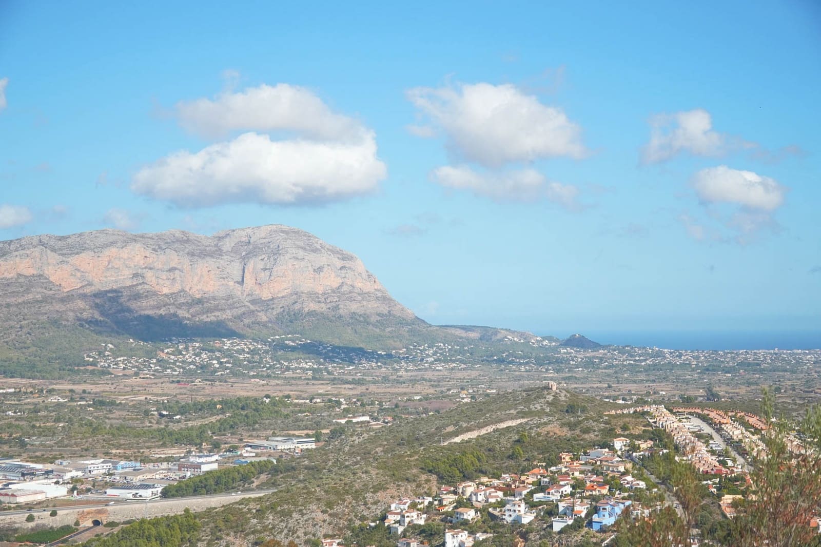 4 bedroom Villa for sale in Pedreguer with pool - € 680,000 (Ref: 9034836)