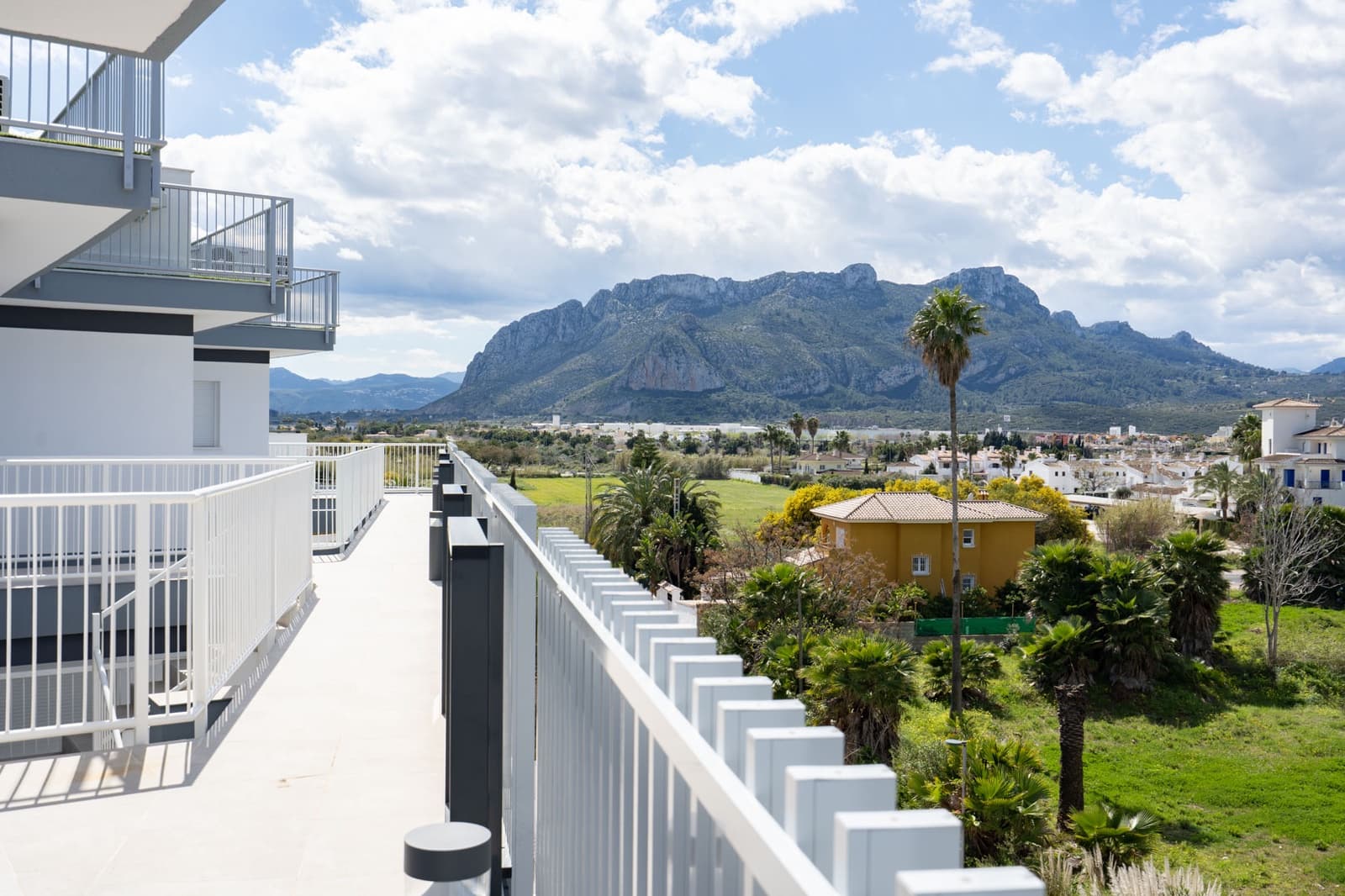 3 soveværelse Lejlighed til salg i Denia med swimmingpool garage - € 695.000 (Ref: 9034852)