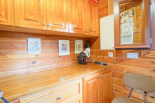 4 sovrum Villa till salu i Orba med pool garage - 899 000 € (Ref: 9034888)