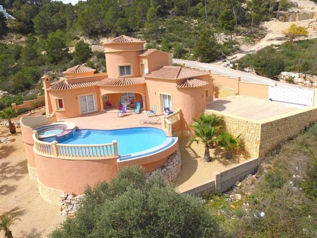 3 slaapkamer Villa te koop in Cap Martí - El Tossalet - Pinomar, Javea / Xàbia met zwembad - € 750.000 (Ref: 9034899)