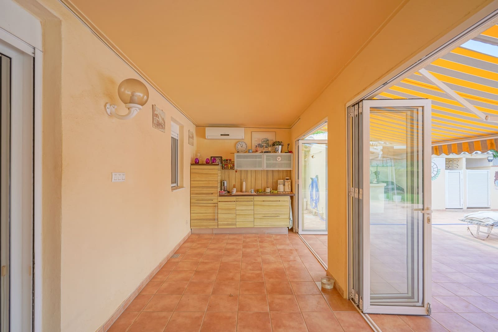 5 bedroom Villa for sale in Els Poblets with pool - € 765,000 (Ref: 9034940)