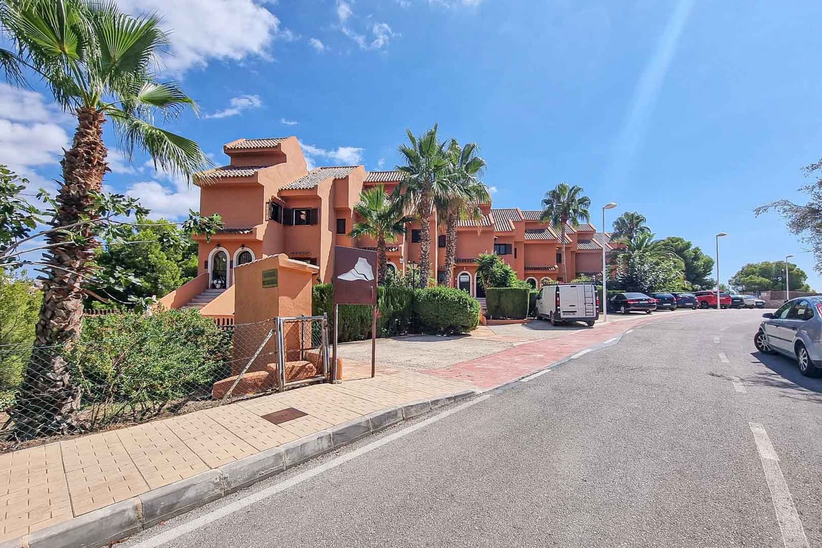 3 soveværelse Rækkehus til salg i Calpe / Calp med swimmingpool garage - € 499.000 (Ref: 9034950)
