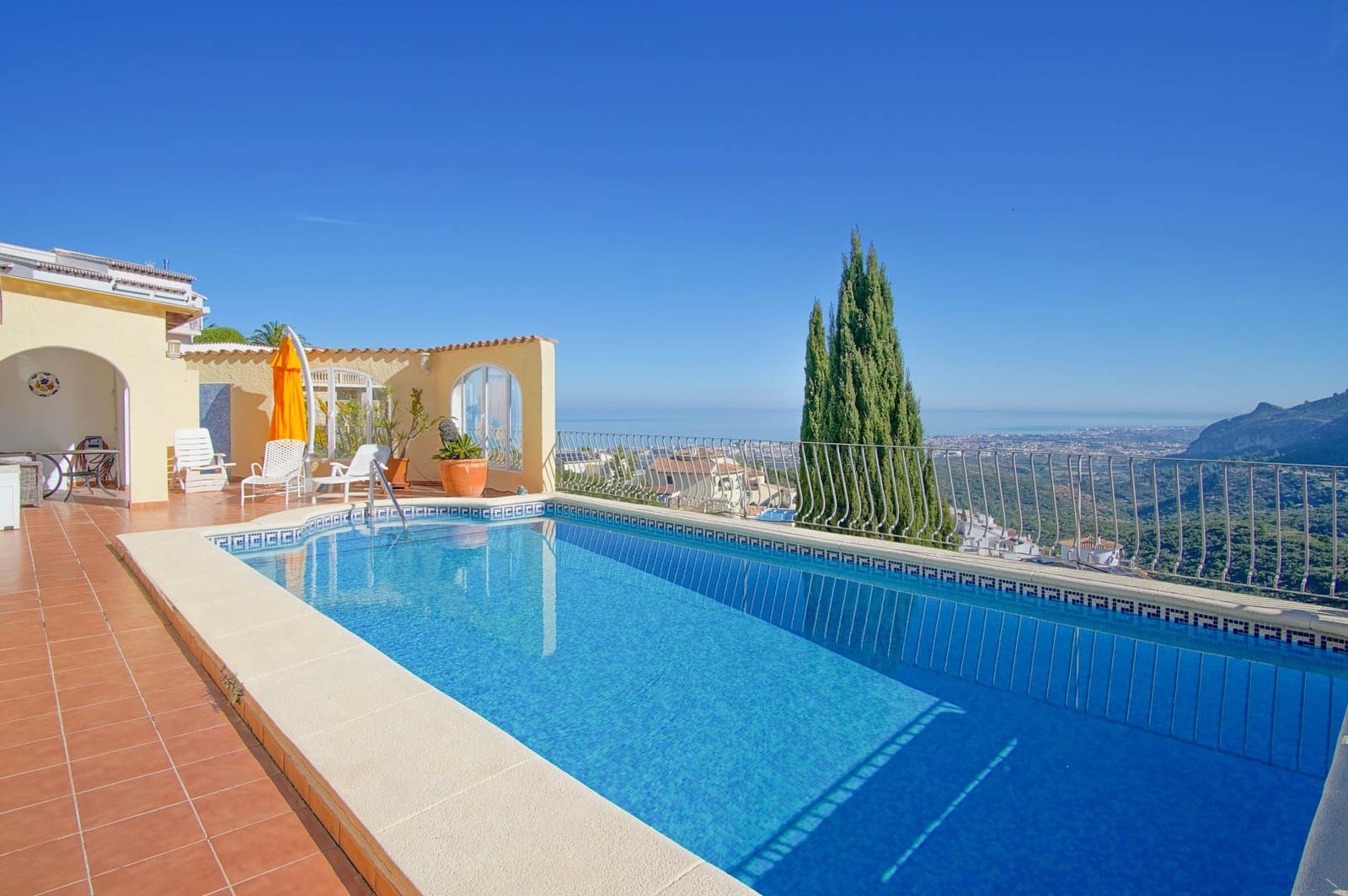 5 soveværelse Villa til salg i Pego med swimmingpool - € 765.000 (Ref: 9035012)