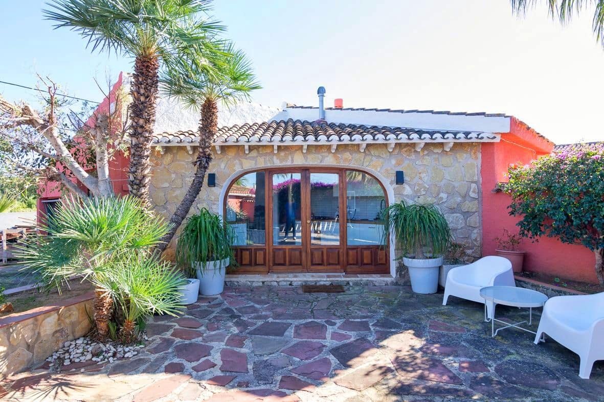 4 soveværelse Villa til salg i Denia med swimmingpool - € 895.000 (Ref: 9035019)