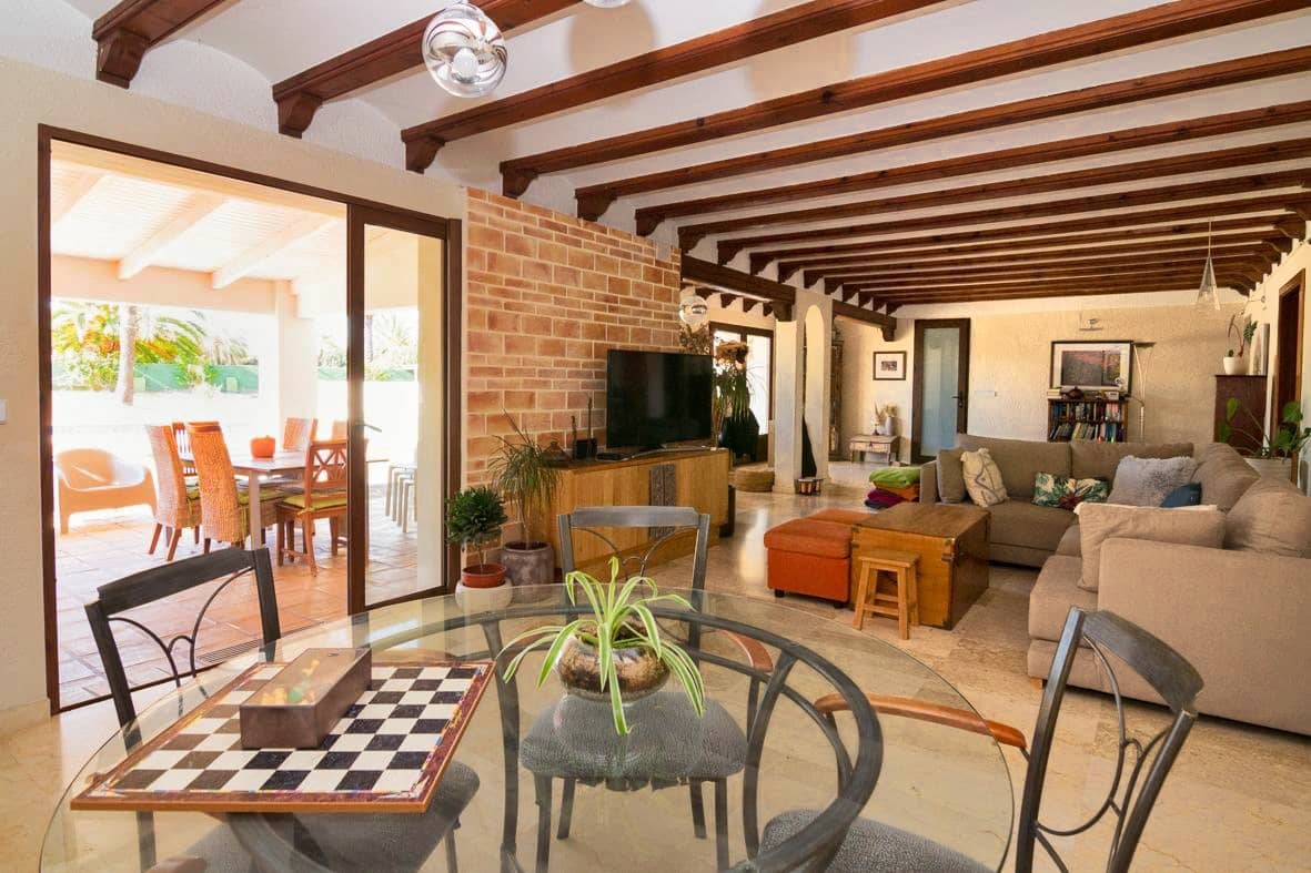 4 soveværelse Villa til salg i Denia med swimmingpool - € 895.000 (Ref: 9035019)