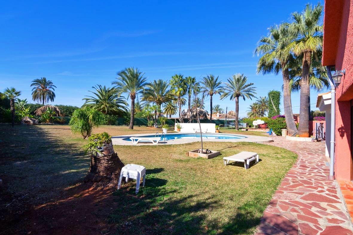 4 soveværelse Villa til salg i Denia med swimmingpool - € 895.000 (Ref: 9035019)