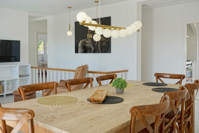 5 bedroom Villa for sale in Gargasindi, Calpe / Calp with pool - € 749,000 (Ref: 9248422)