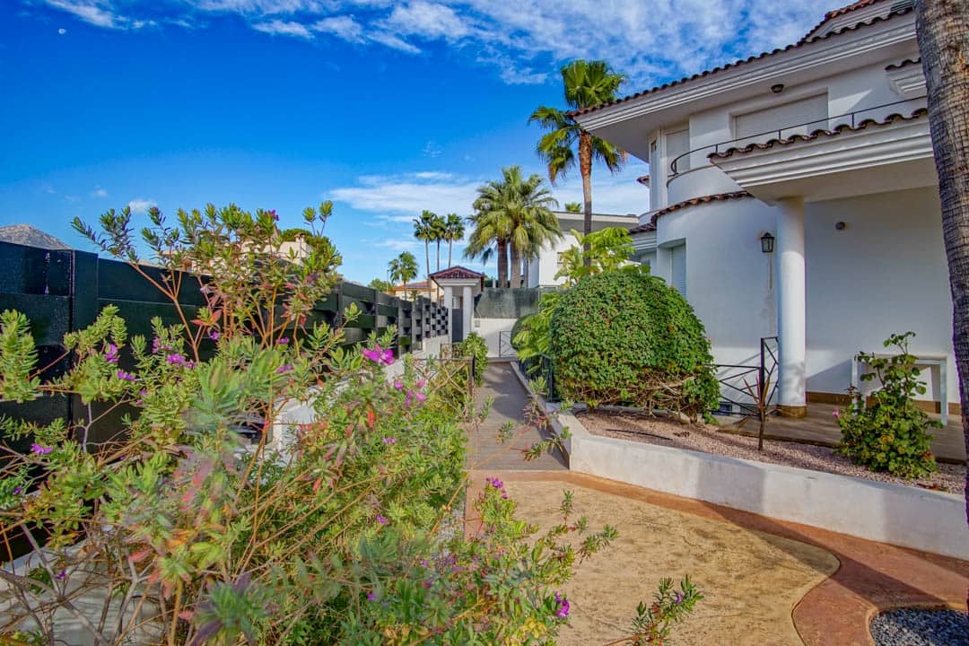 5 sypialnia Willa na sprzedaż w Alfaz del Pi / L'Alfas del Pi z basenem - 1 600 000 € (Ref: 9248449)