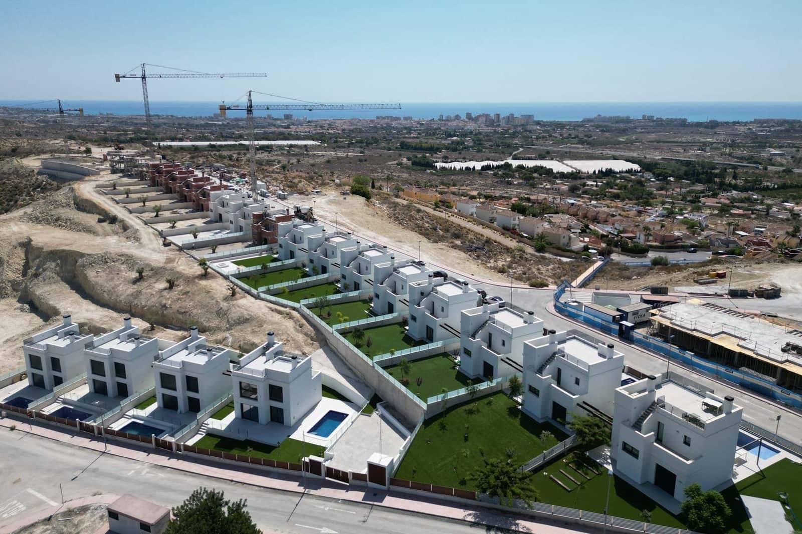 3 slaapkamer Villa te koop in El Campello met zwembad garage - € 495.000 (Ref: 9248450)