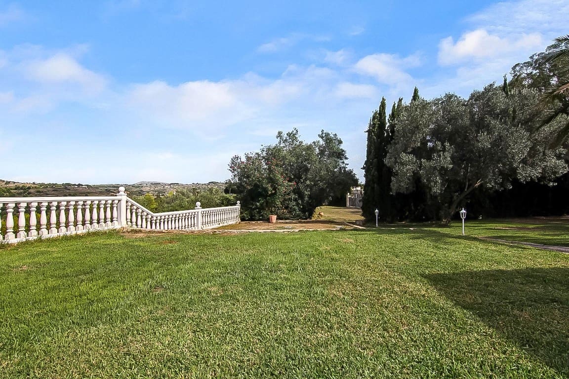 Chalet de 7 habitaciones en Benissa en venta con piscina - 995.000 € (Ref: 9248459)