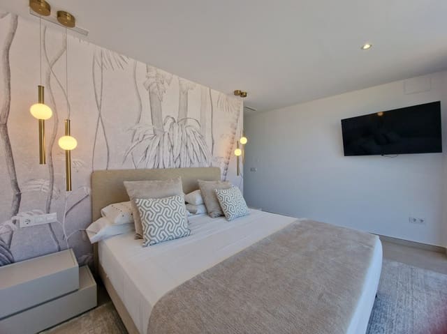 3 bedroom Villa for sale in Pedreguer with pool garage - € 710,000 (Ref: 9307248)