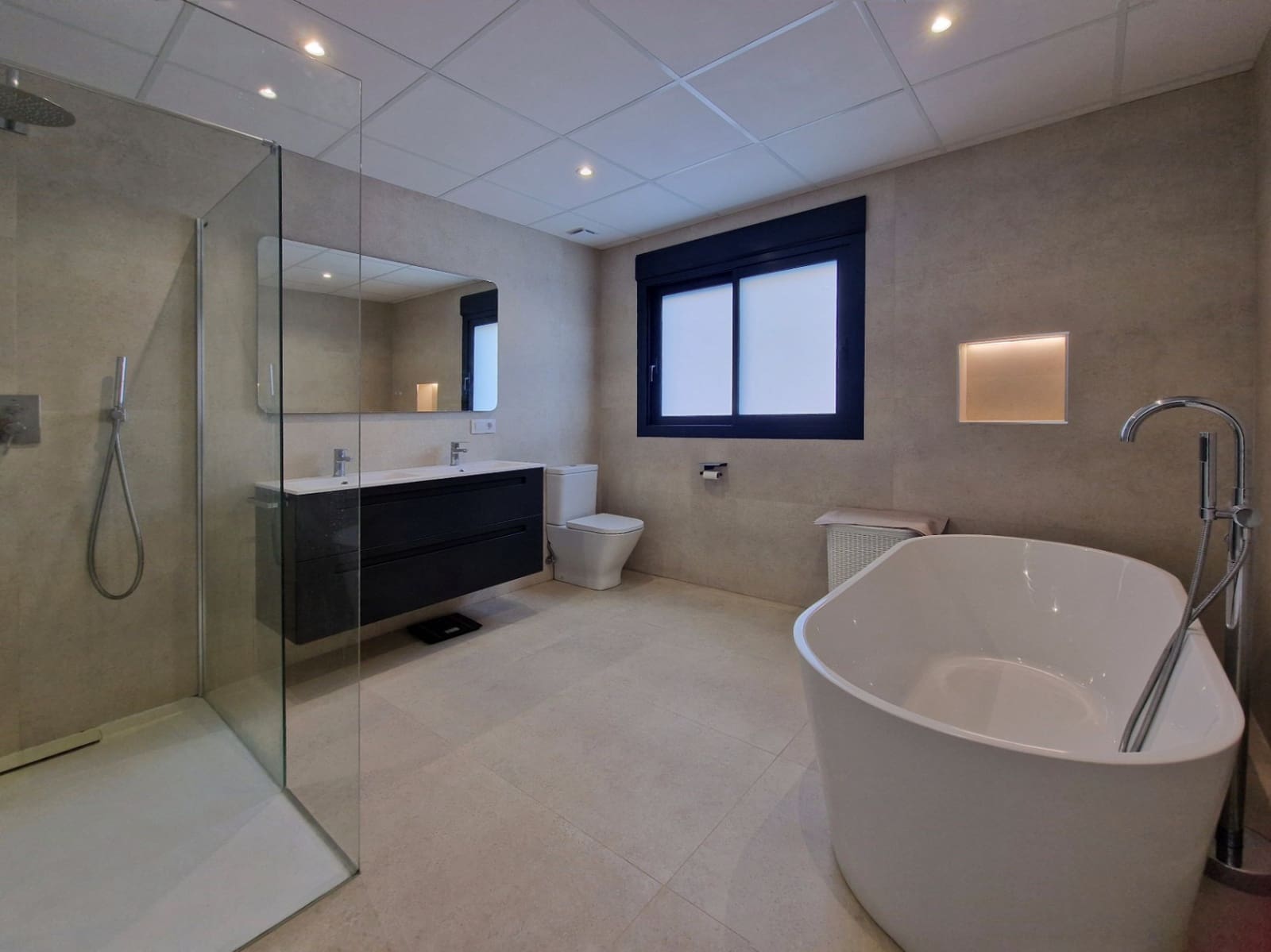 3 bedroom Villa for sale in Pedreguer with pool garage - € 710,000 (Ref: 9307248)