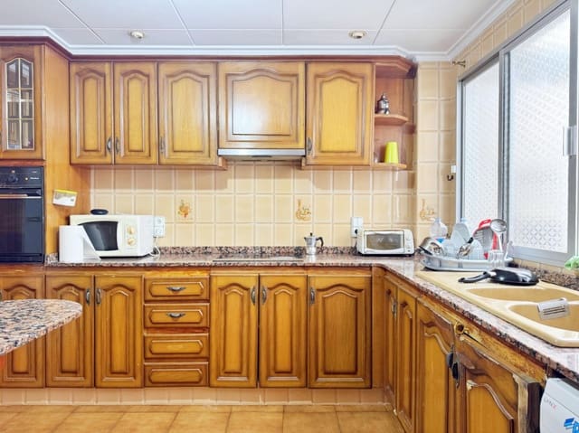 4 bedroom Flat for sale in Centro ciudad, Javea / Xàbia - € 350,000 (Ref: 9432011)