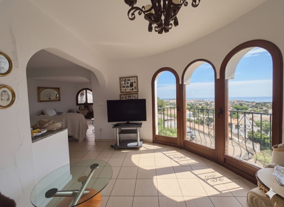 4 bedroom Villa for sale in Denia - € 690,000 (Ref: 9460698)