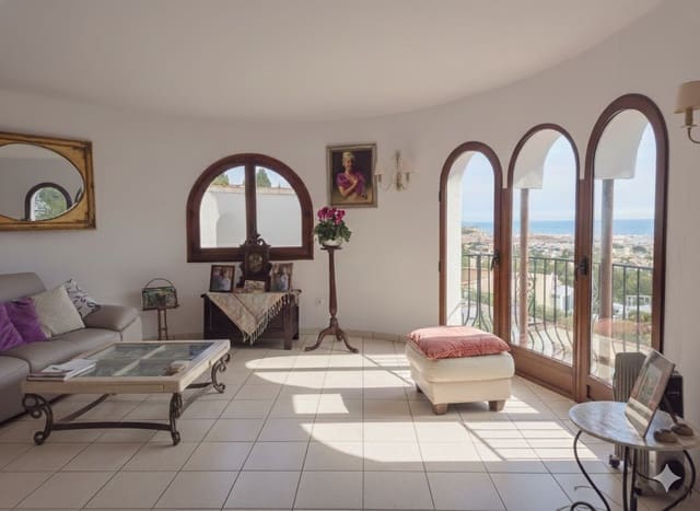 4 bedroom Villa for sale in El Montgó, Dénia - € 690,000 (Ref: 9460698)