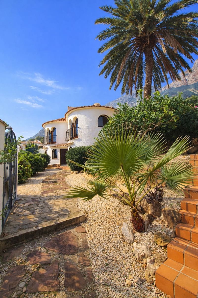 4 bedroom Villa for sale in Denia - € 690,000 (Ref: 9460698)