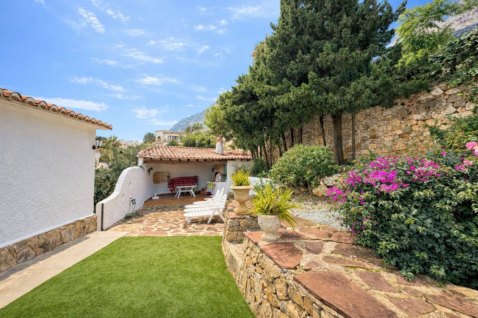 4 bedroom Villa for sale in Denia - € 690,000 (Ref: 9460698)