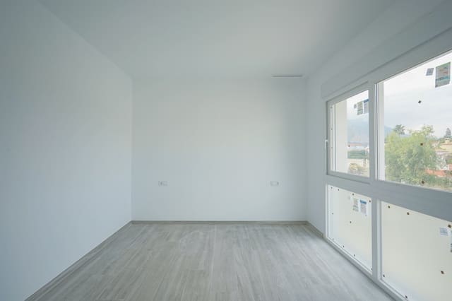 Chalet de 3 habitaciones en Els Poblets en venta con piscina - 550.000 € (Ref: 9558094)