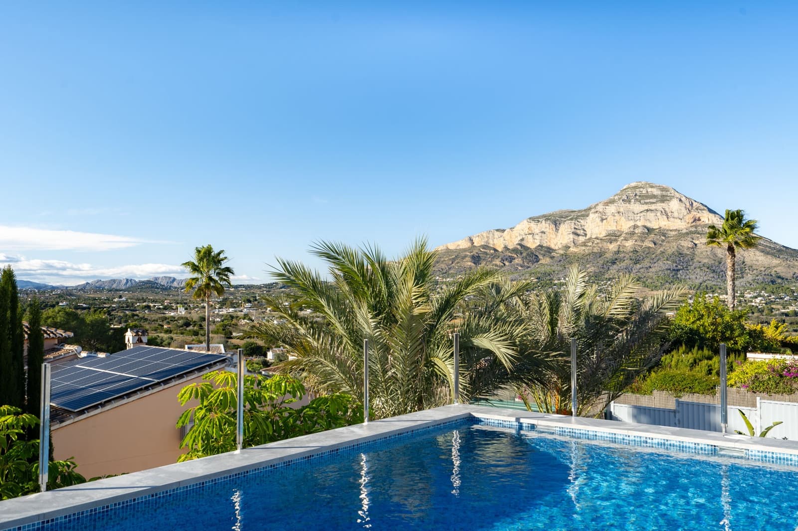3 soveværelse Villa til salg i Javea / Xabia med swimmingpool - € 1.190.000 (Ref: 9558100)
