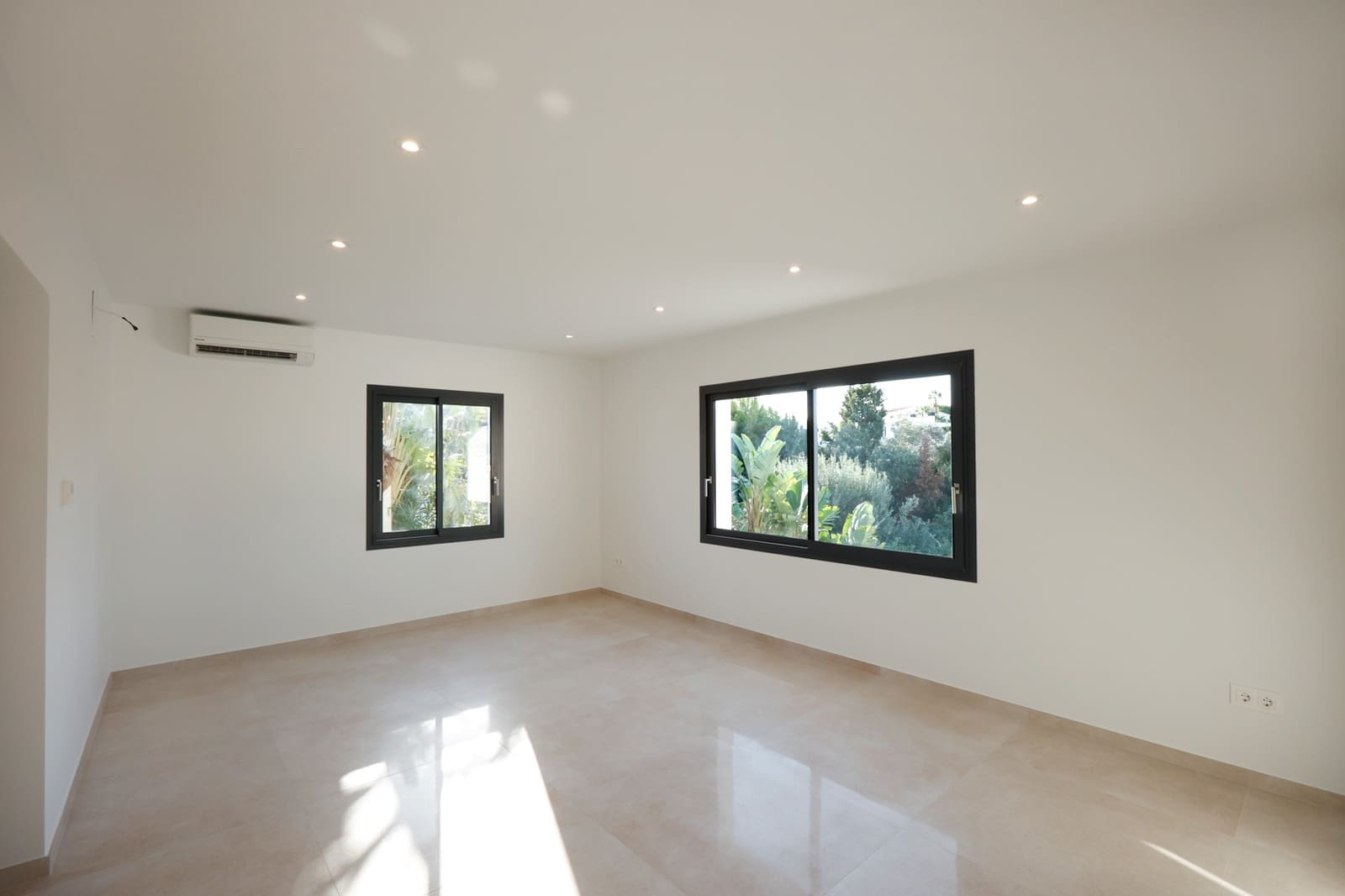 4 chambre Villa/Maison à vendre à Calpe / Calp avec piscine - 840 000 € (Ref: 9558109)