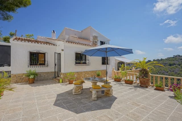 4 soveværelse Villa til salg i Partides comunes - Adsubia, Javea / Xàbia med swimmingpool - € 749.000 (Ref: 9558126)
