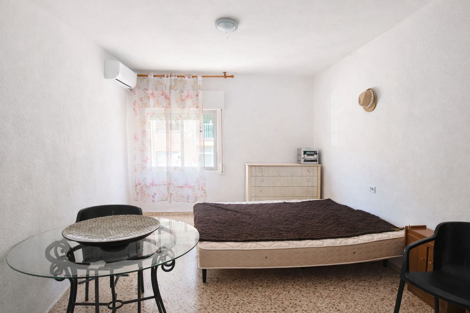 4 bedroom Apartment for rent in Denia - € 800 (Ref: 9715166)