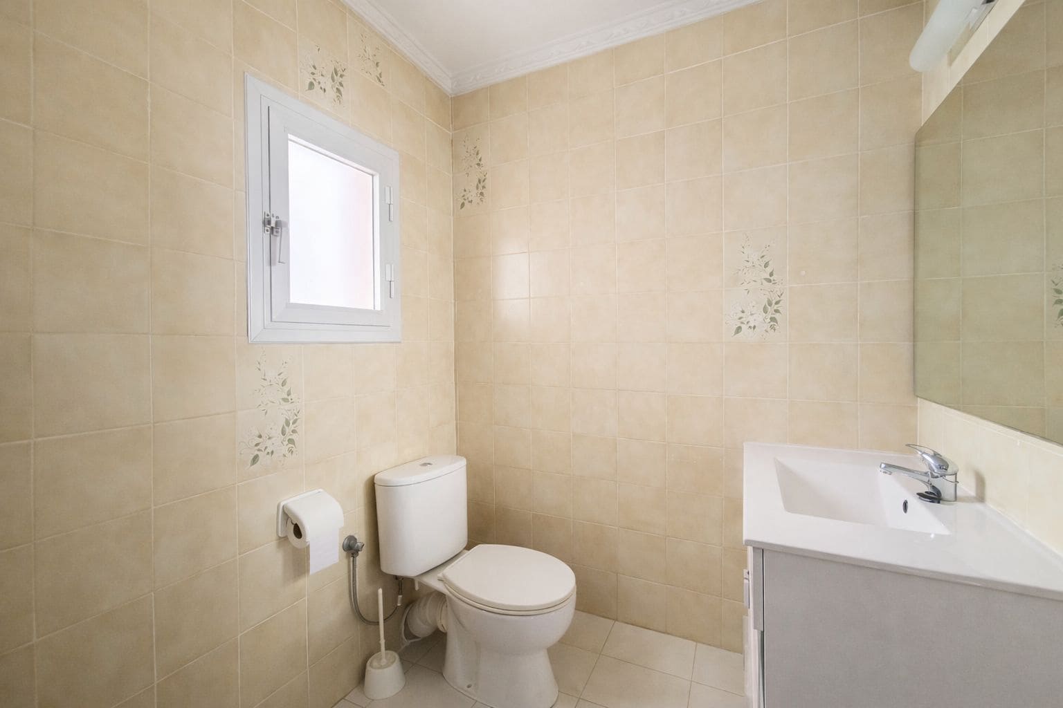 4 bedroom Apartment for rent in Denia - € 800 (Ref: 9715166)