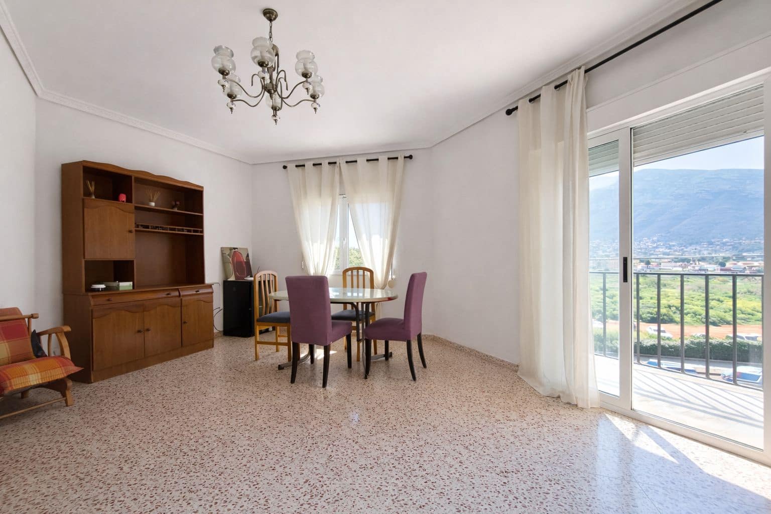 4 bedroom Apartment for rent in Denia - € 800 (Ref: 9715166)
