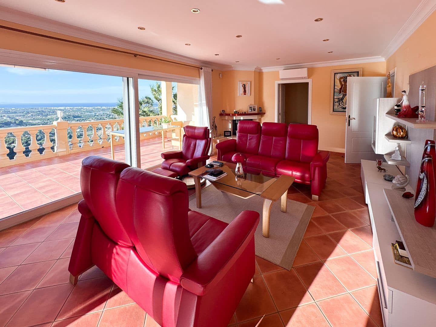 5 bedroom Villa for sale in Denia with pool garage - € 1,375,000 (Ref: 9762366)