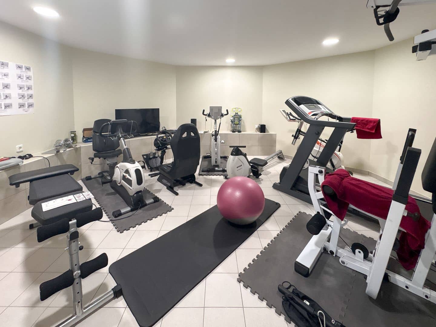 5 bedroom Villa for sale in Denia with pool garage - € 1,375,000 (Ref: 9762366)