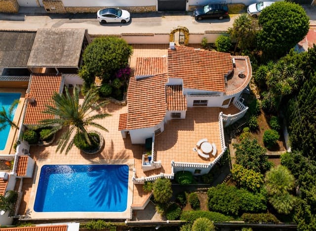 Chalet de 3 habitaciones en El Montgó, Dénia en venta - 515.000 € (Ref: 9834024)