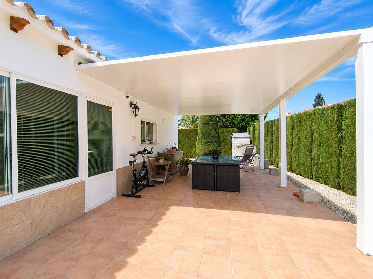 4 quarto Moradia para venda em Denia com piscina garagem - 740 000 € (Ref: 9853017)