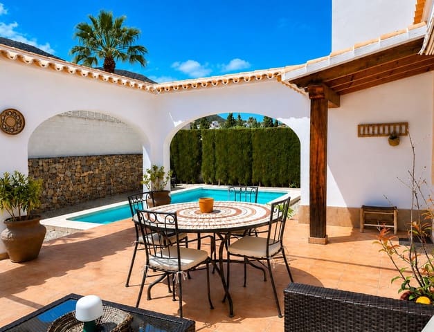 4 quarto Moradia para venda em El Montgó, Dénia com piscina garagem - 740 000 € (Ref: 9853017)