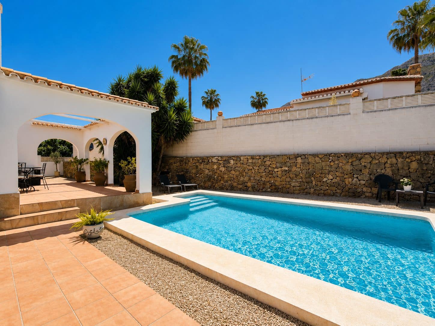 4 quarto Moradia para venda em Denia com piscina garagem - 740 000 € (Ref: 9853017)