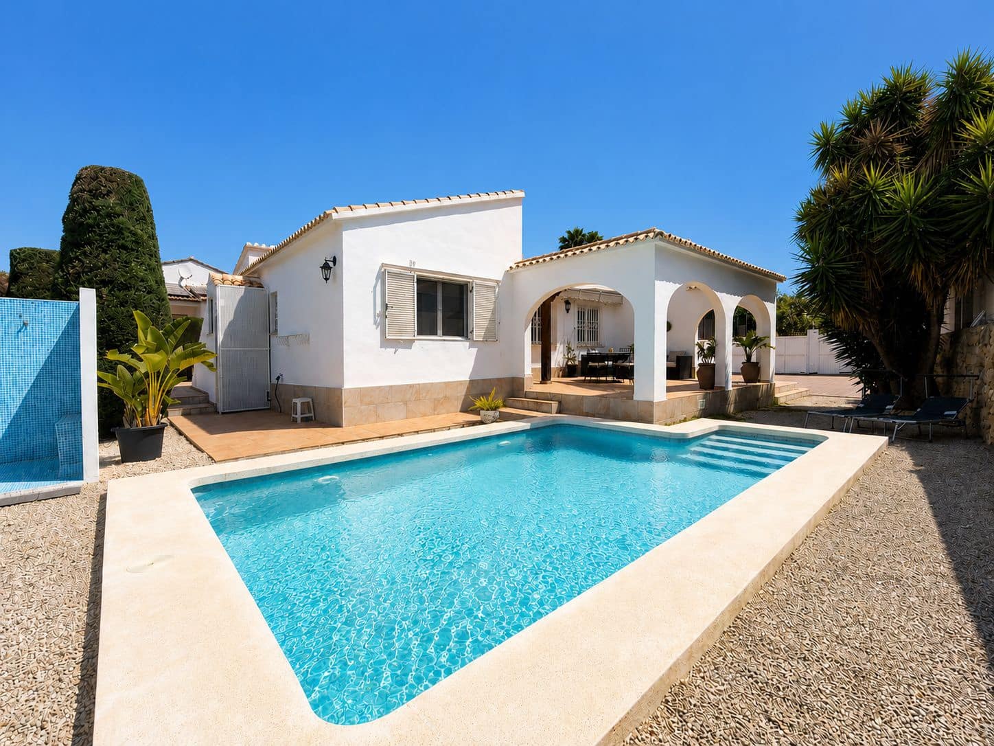 4 quarto Moradia para venda em Denia com piscina garagem - 740 000 € (Ref: 9853017)