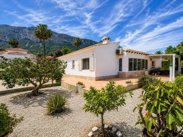 4 quarto Moradia para venda em El Montgó, Dénia com piscina garagem - 740 000 € (Ref: 9853017)