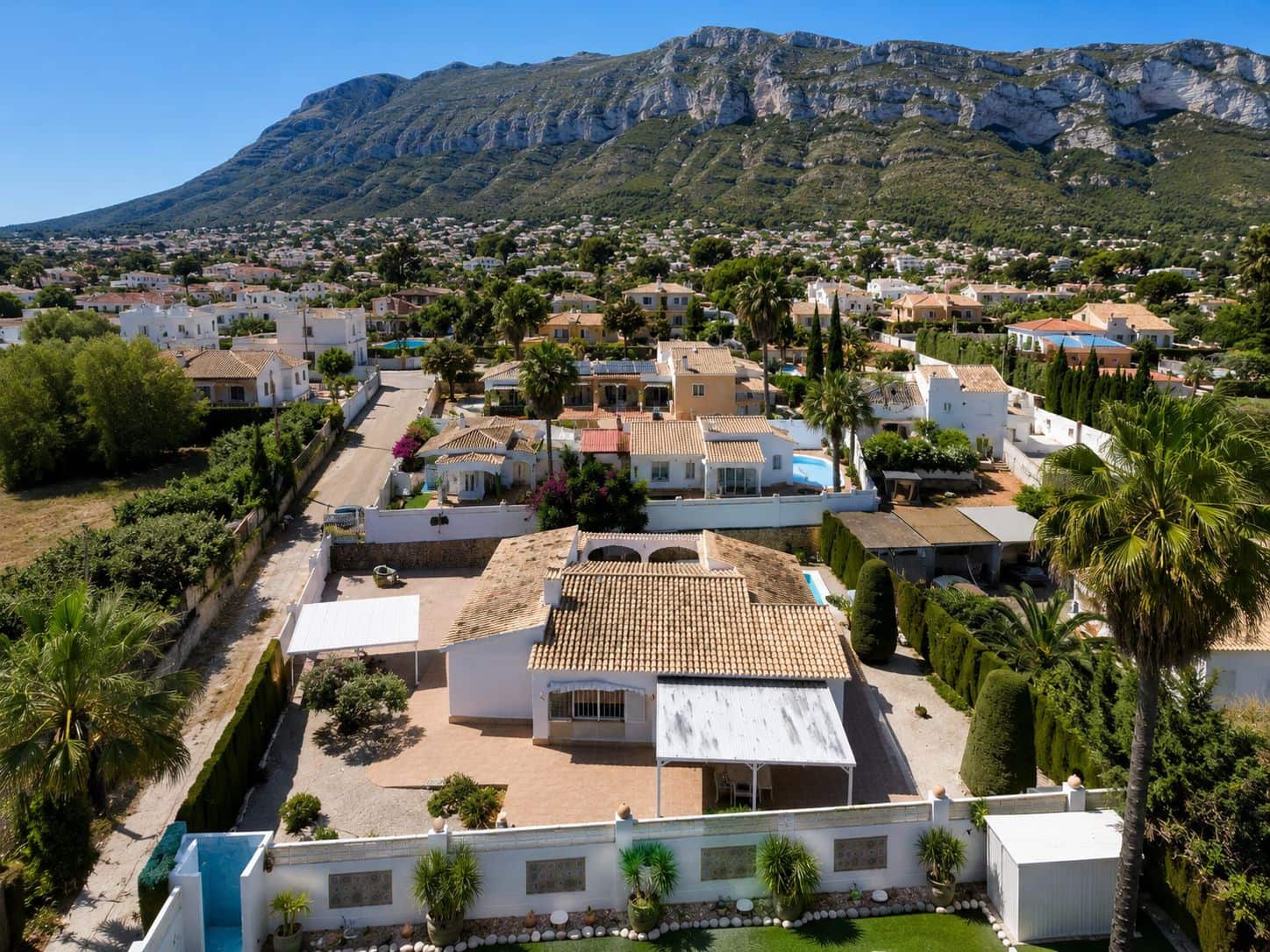 4 quarto Moradia para venda em Denia com piscina garagem - 740 000 € (Ref: 9853017)