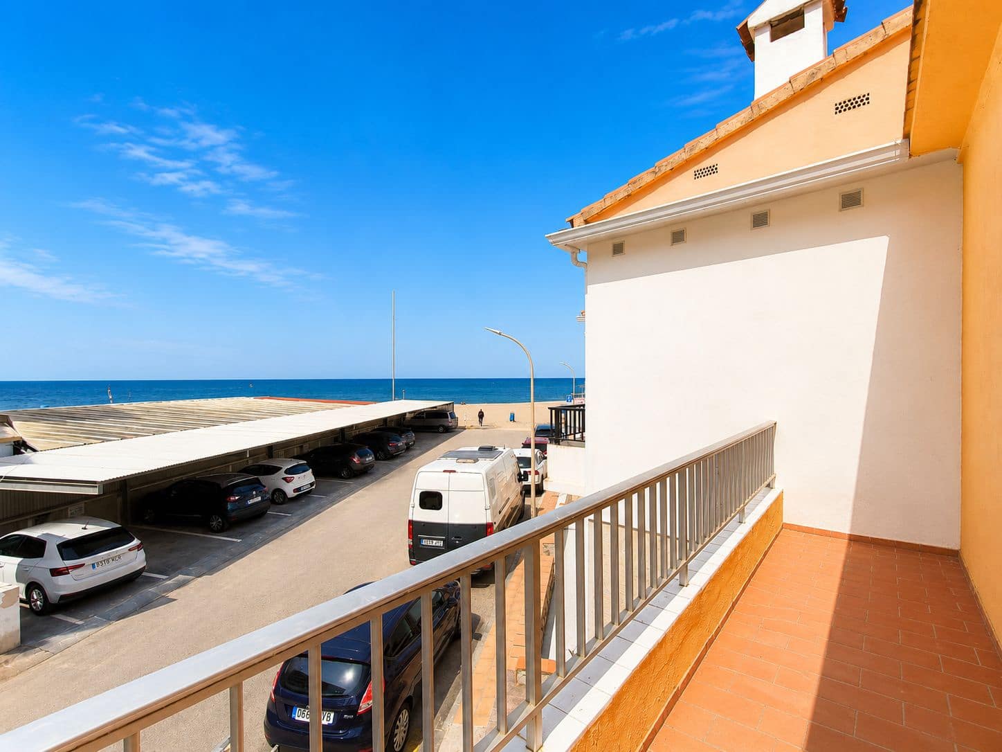 4 slaapkamer Rijtjeshuis te koop in Denia met garage - € 330.000 (Ref: 9860795)
