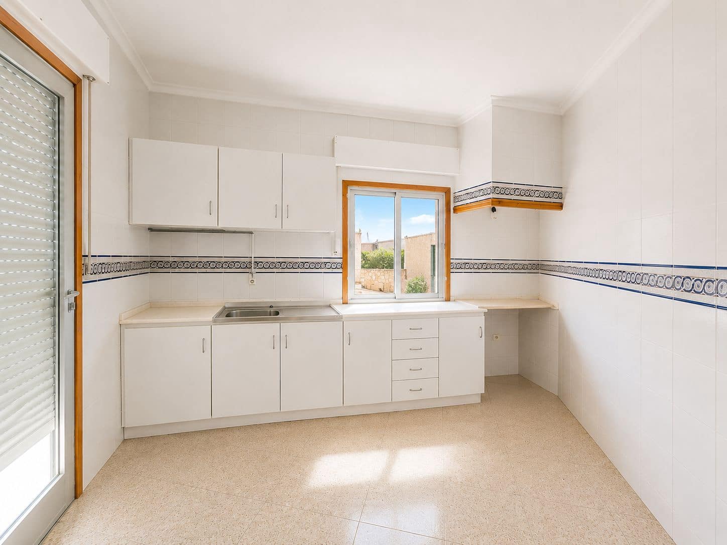 4 slaapkamer Rijtjeshuis te koop in Denia met garage - € 330.000 (Ref: 9860795)