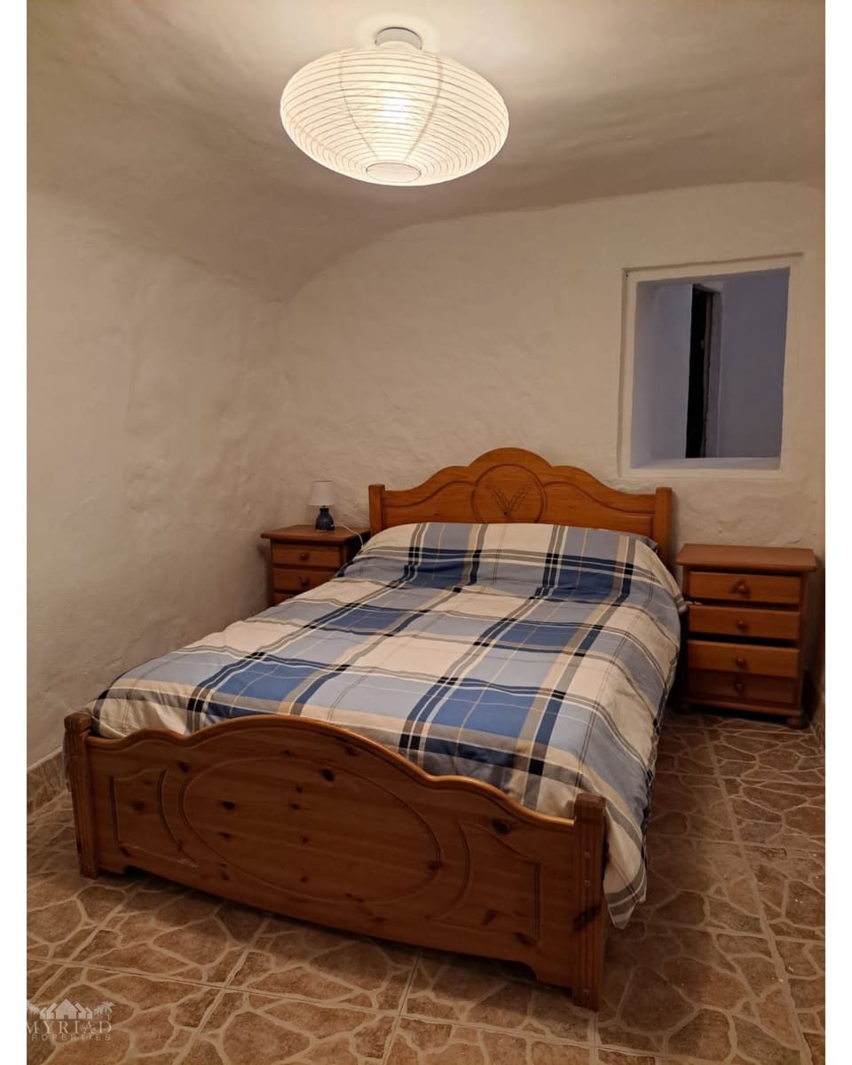 4 bedroom Cave House for sale in L'Alguena / Alguenya with pool - € 120,000 (Ref: 10164236)